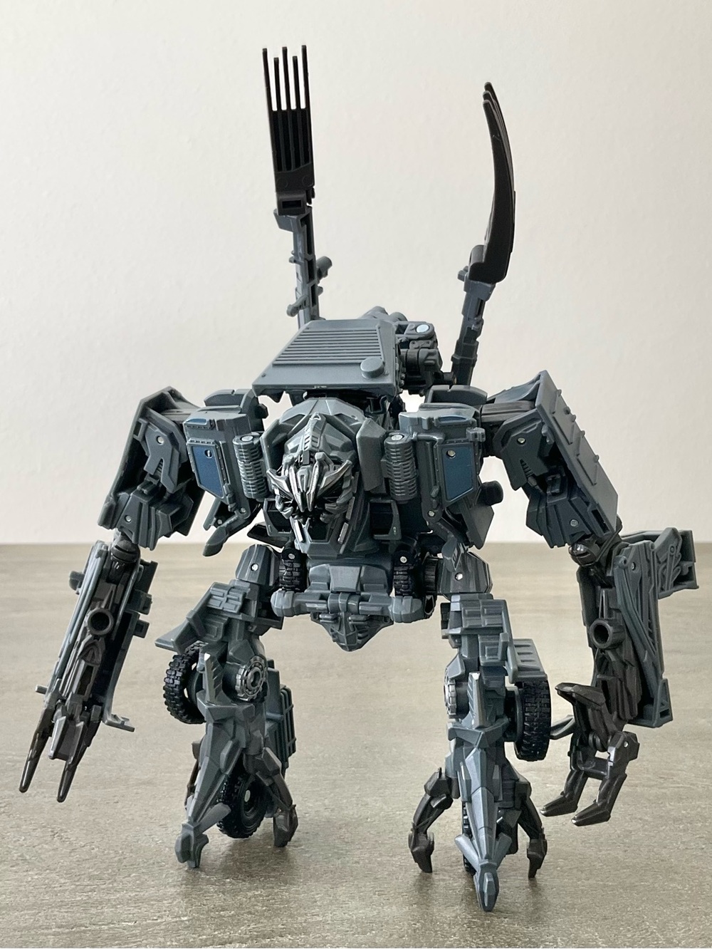 Transformers Studio Series ROTF N.E.S.T. Bonecrusher